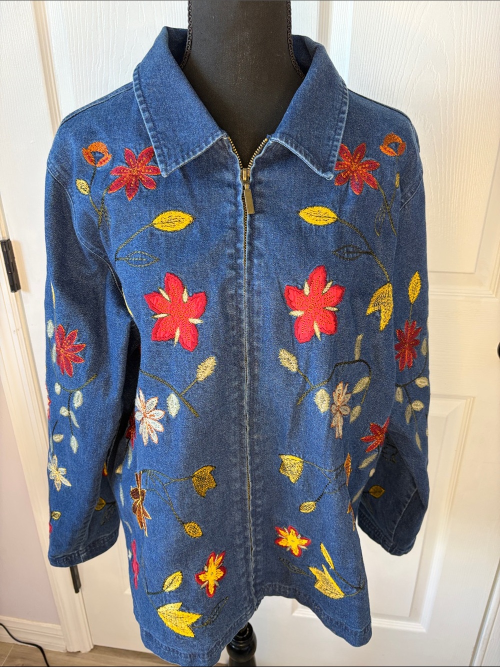 Denim&Co Blue Denim Cotton Jacket with Fall Embroidery size Large